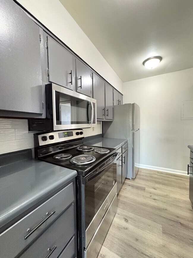 Building Photo - Bellagio West Living I