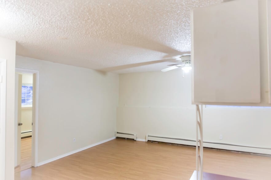 Building Photo - 1350 W 27th Ave