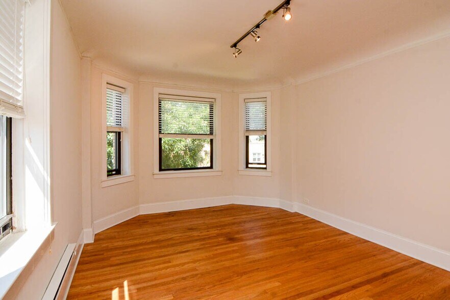 Building Photo - 2328 N Rockwell St