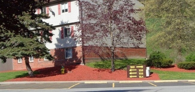 Primary Photo - 152 Old Plank Rd