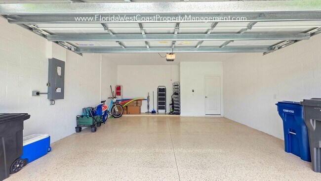 Building Photo - 6394 Grandview Hill Ct