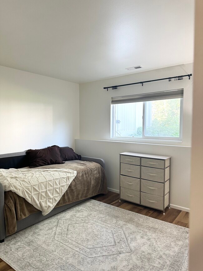 Building Photo - 4853 S Woodbridge Dr