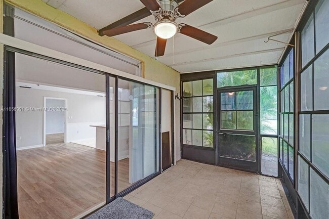 Building Photo - 9540 Sevilla Ln