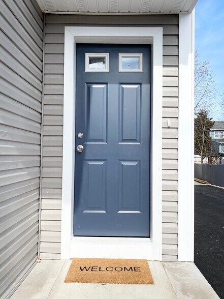 Building Photo - 61 Chestnut St