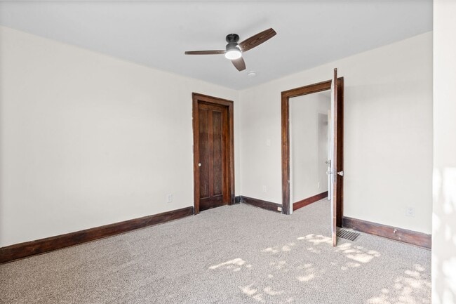 Building Photo - Newly Updated 3 Bed Home