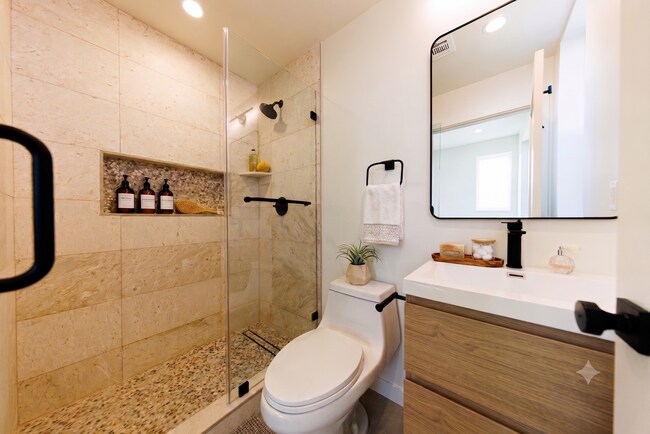 Building Photo - LUXURY in Prime Culver City