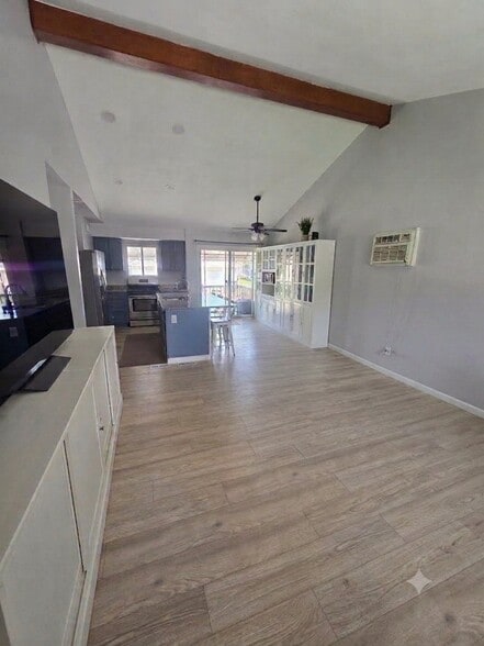 Building Photo - 6455 Almont Dr