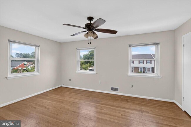 Building Photo - 2931 Sunset Ln