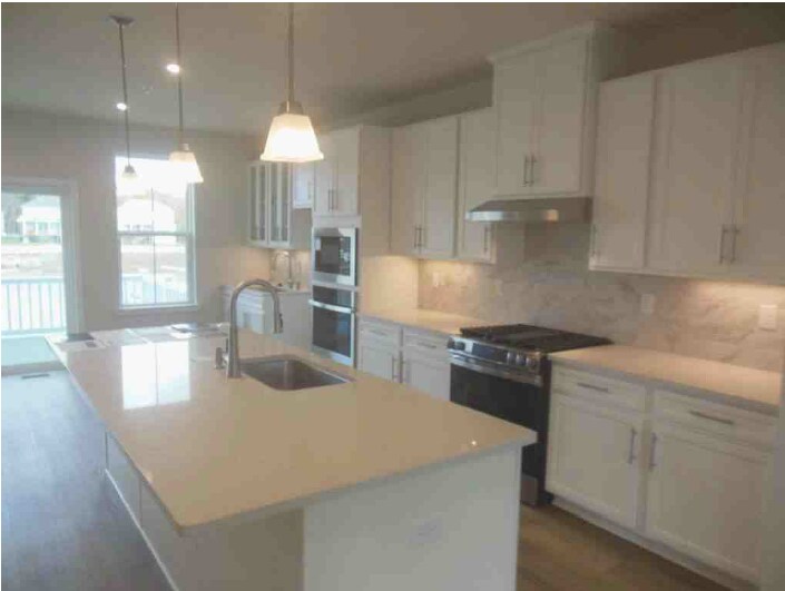 Building Photo - 170 S Durham Dr