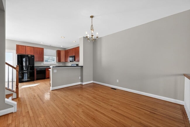Building Photo - Gorgeous Recently Renovated 3 BR, 2.5 Bath Conshohocken Townhome!