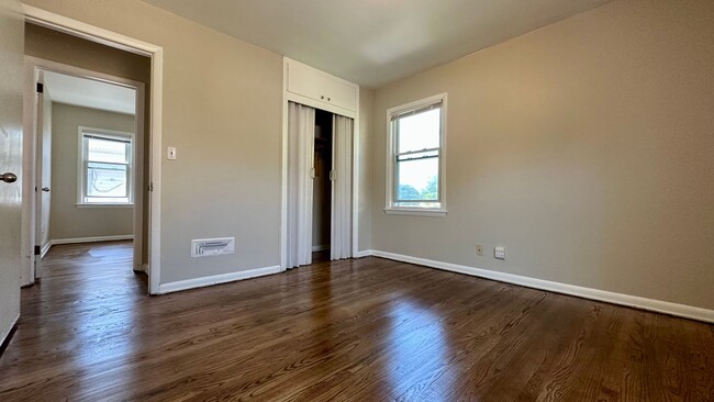 Building Photo - 84th Street  3531-3533