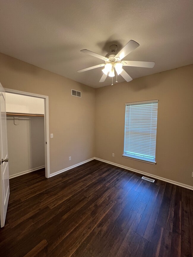 Building Photo - 1814 Villa Dr