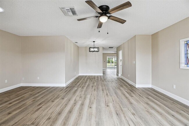 Building Photo - 1805 Butterfly Pl