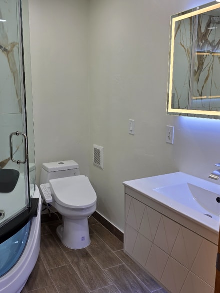 Building Photo - 3153 India St