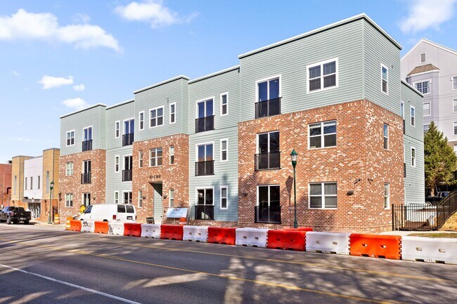 Building Photo - 621 MLK *Income Restricted*