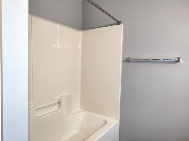 Building Photo - Pristine 2 Story townhome located in the Bennington Place Community!