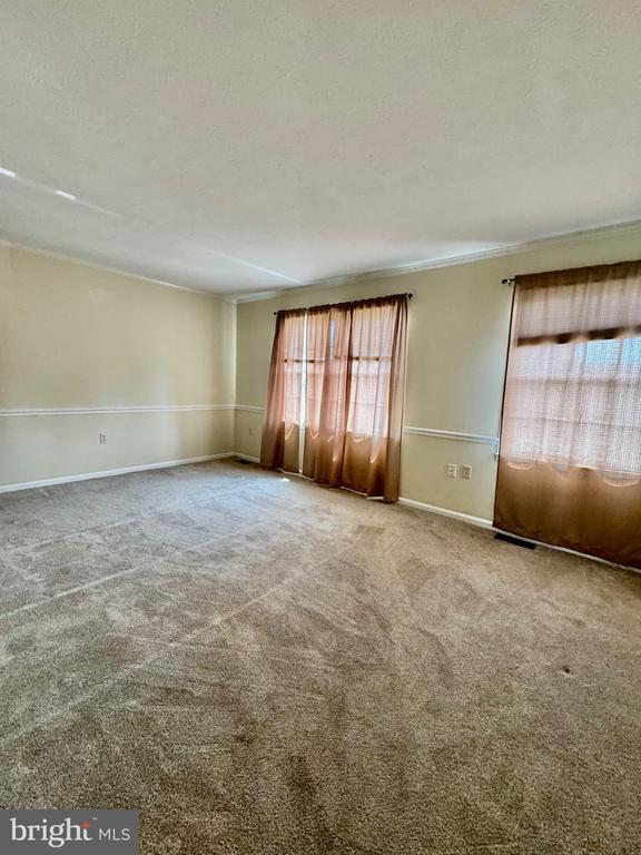 Building Photo - 111 Equestrian Dr