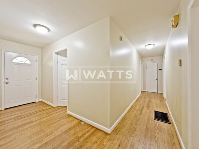 Building Photo - 4-Bedroom, 1.5-Bath Home in Hueytown