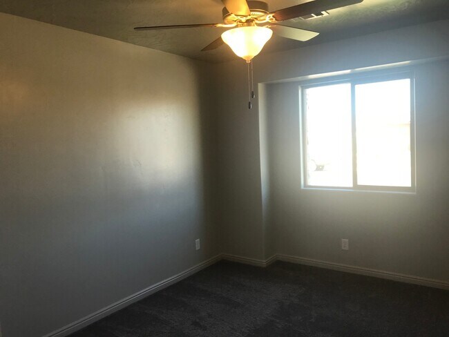 Building Photo - Beautiful Like New 4 bedroom home in Washington Fields!