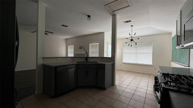 Building Photo - 3819 Eagles Nest St