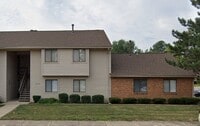 Building Photo - 1609 Lyndhurst W Dr