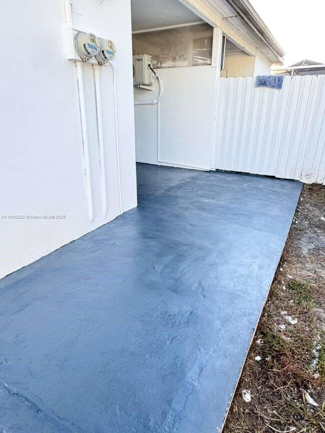 Building Photo - 337 SE 23rd Ave