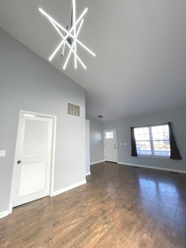 Building Photo - 16623 Natoma Dr