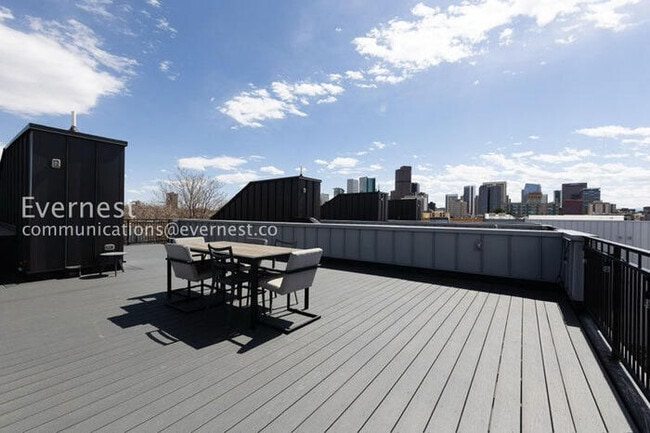 Building Photo - 2599 Arapahoe St