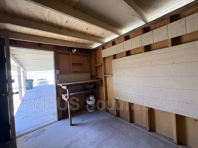 Building Photo - 622 Riverfront Dr
