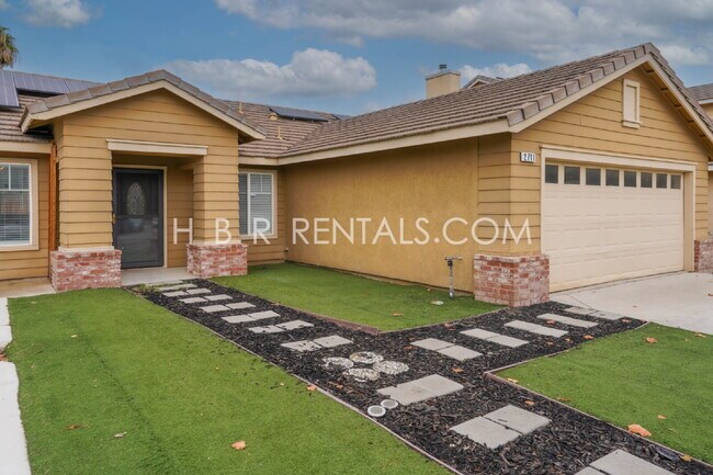 Building Photo - Single Story 3 bedroom home *SOLAR* *POOL*...