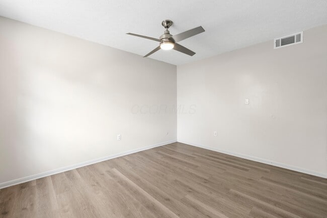 Building Photo - 5175 Threshing Ct