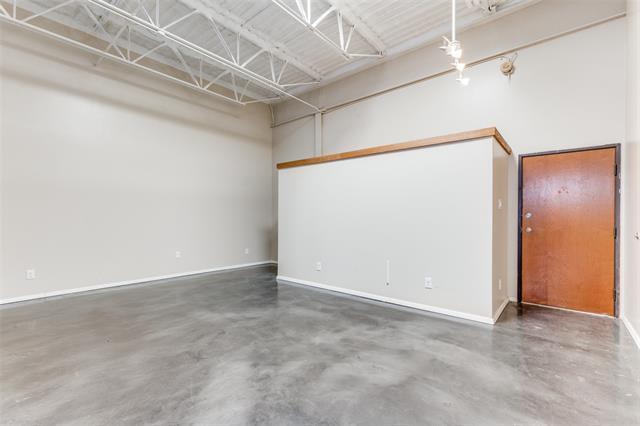 Building Photo - 1813 Clarence St