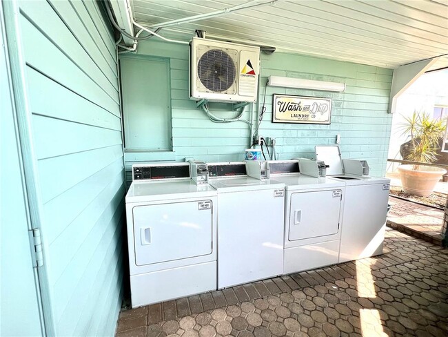 Building Photo - 2802 W Lake Eloise Dr