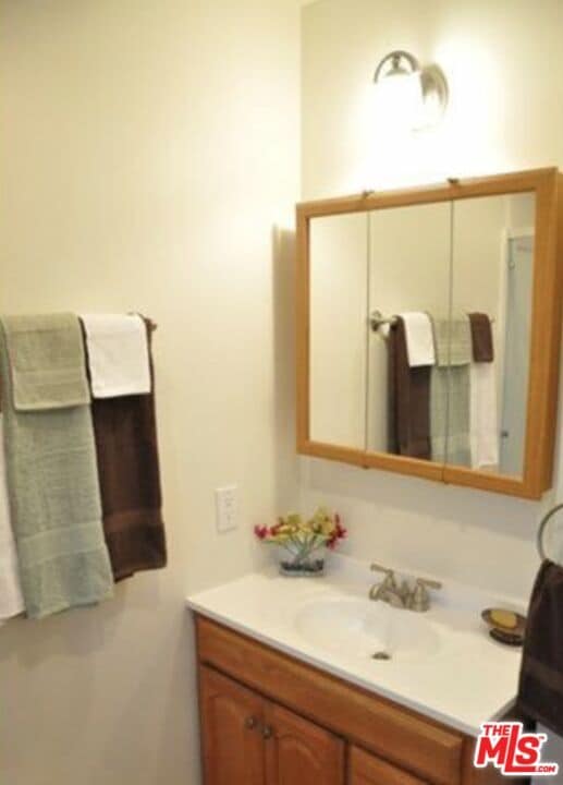 Building Photo - 109 Laurel Ave