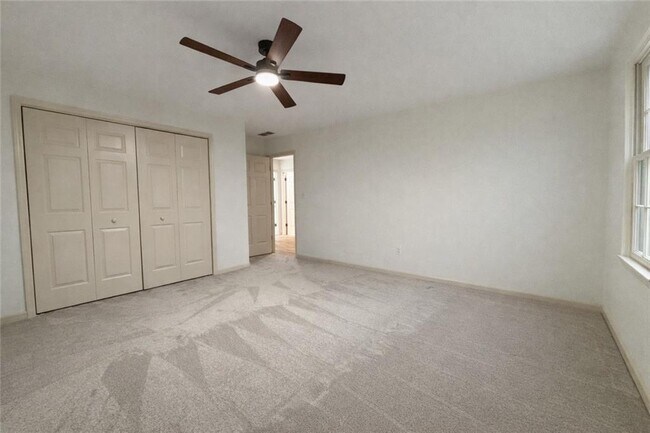 Building Photo - 807 Oak Bridge Ln