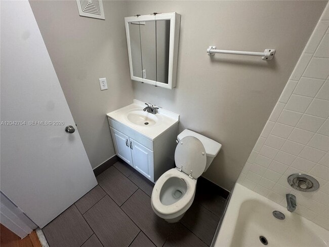 Building Photo - 7910 S Colony Cir