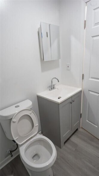 Building Photo - 3171 Redwood Run