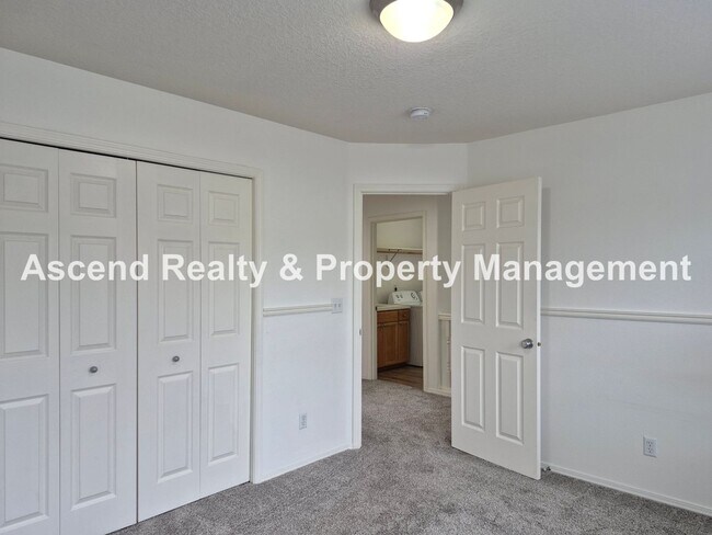 Building Photo - Bethany 3 Bed + Office on Main Fenced Back Yard w/Deck 2 Car Attached Garage Available Now!