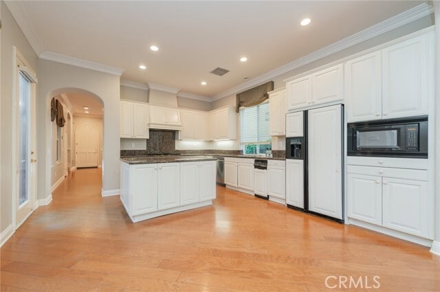 Building Photo - 24 Sebastian