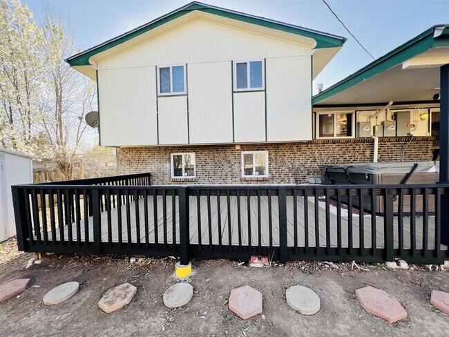 Building Photo - 7012 Ingalls St