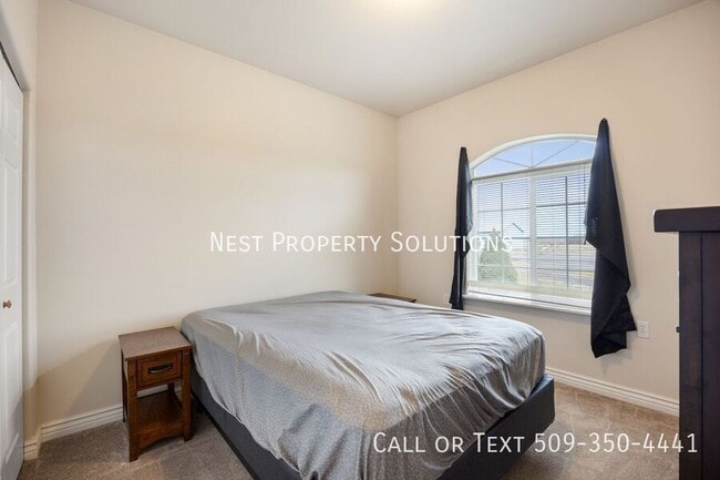 Building Photo - 12049 Baseline Rd E