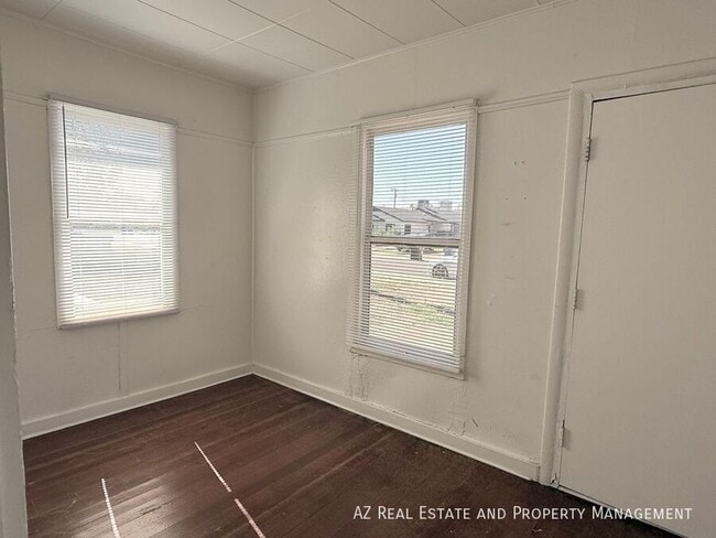 Building Photo - 3809 N 9th Pl