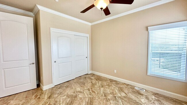 Building Photo - Stunning Single-Story with Spacious Deck, Panoramic Views, on Gated/Fenced Property!