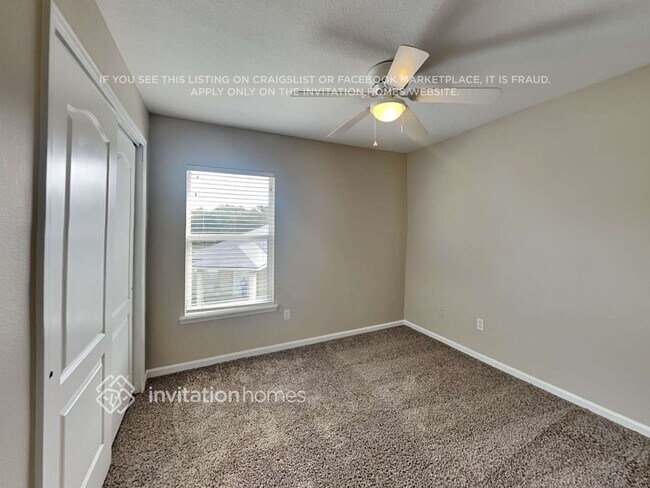 Building Photo - 530 Side Creek Ln