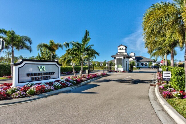Building Photo - Vanderbilt Reserve Townhouse