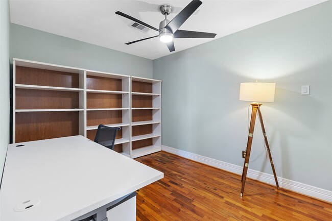 Building Photo - 1422 Market St