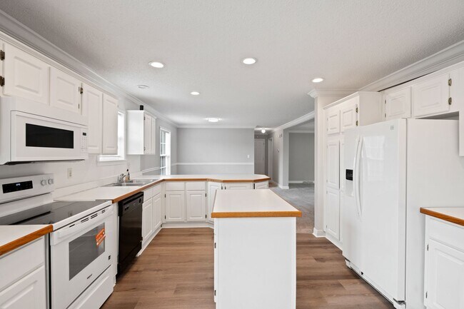 Building Photo - Charming 4 bedroom home in South Raleigh!