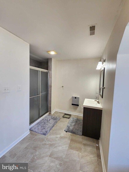 Building Photo - 2020 Paddock Ln