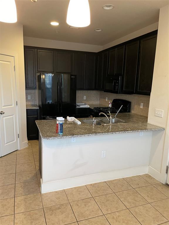 Building Photo - 2212 Creekside Ln