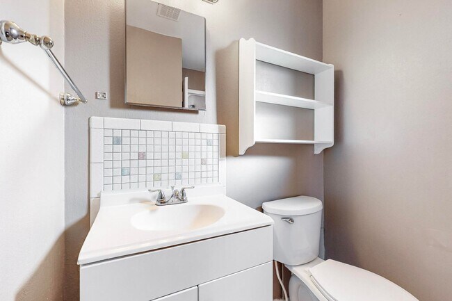 Building Photo - LOMAS/JUAN TABO 3 Bedroom 2 Bath 1/CG